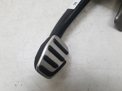 2004 - 2013 Volvo C30  Hatchback Brake Pedal 31381340