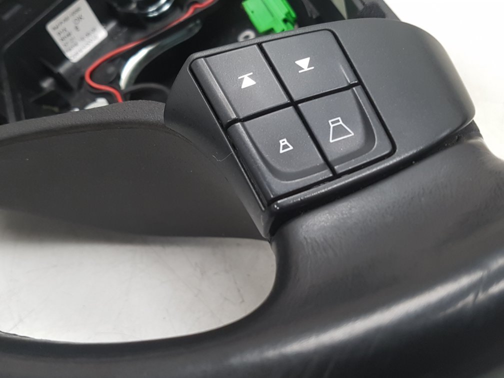 2009 - 2011 Volvo XC70  Estate Steering Wheel 30778752