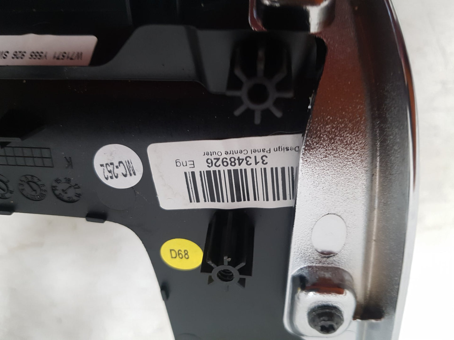 2012 - 2019 Volvo V40  Hatchback Centre Console 31348296