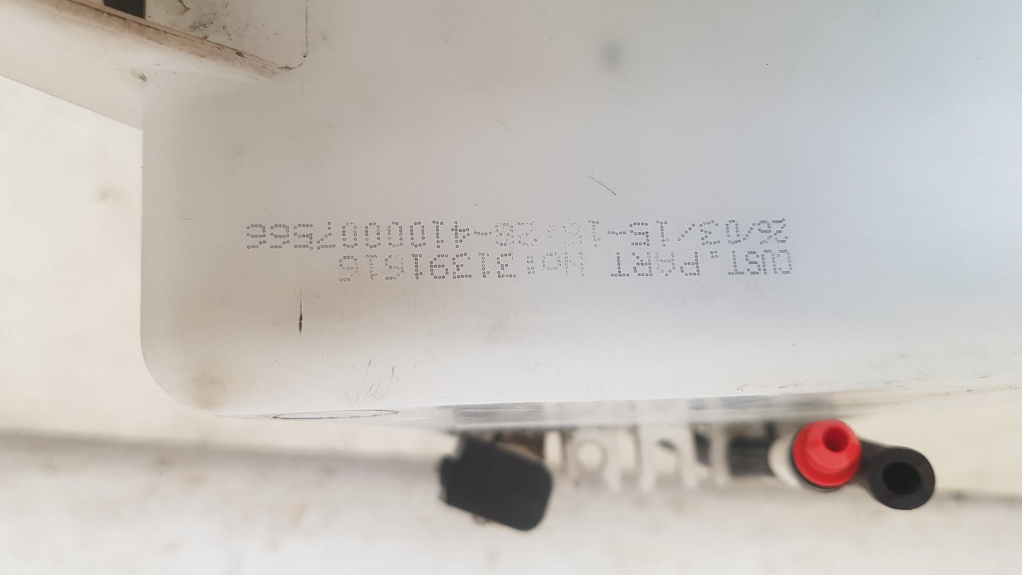 2012-2019 Volvo V40 525, 526 Hatchback Washer Bottle and Motor 31391616