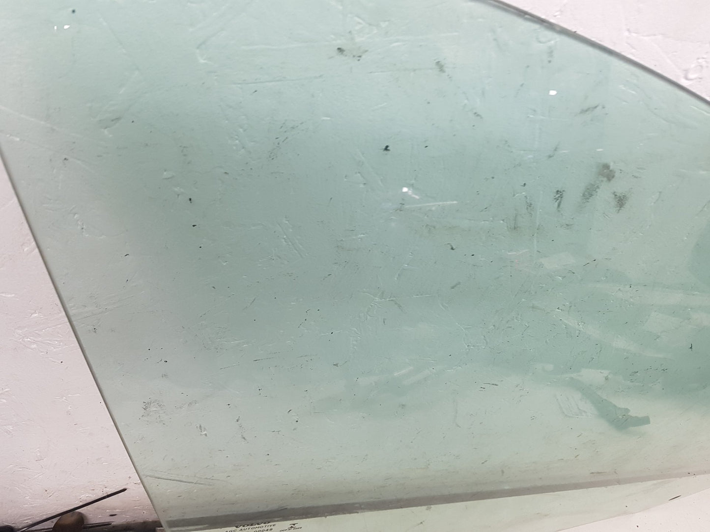 2012 - 2015 Volvo V40  Hatchback Right Front Door Window