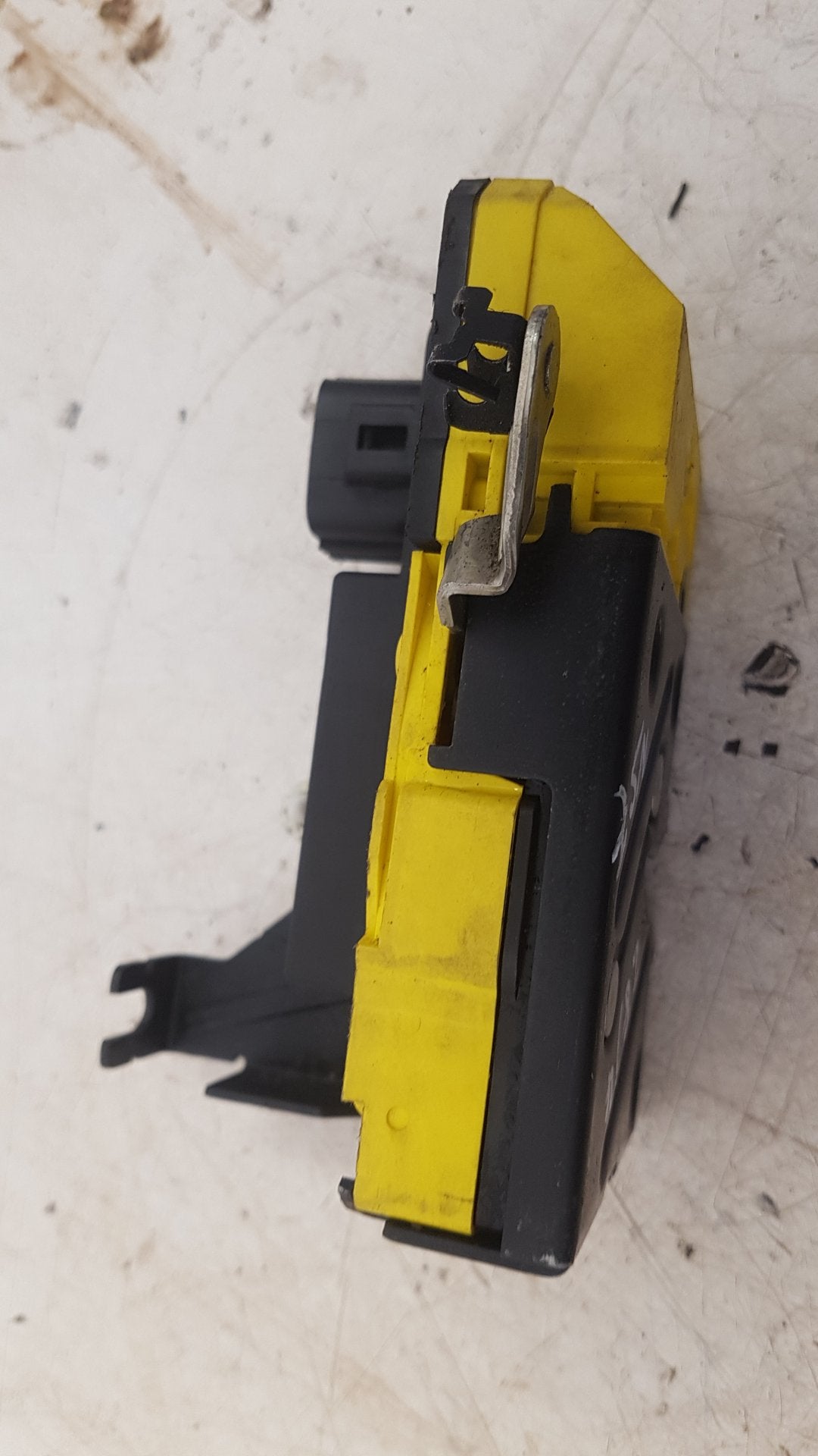 2010 Volvo XC90 I 275Y1CZ7144B1576959- Left Rear Door Front Lock Mechanism VRAC Grade A