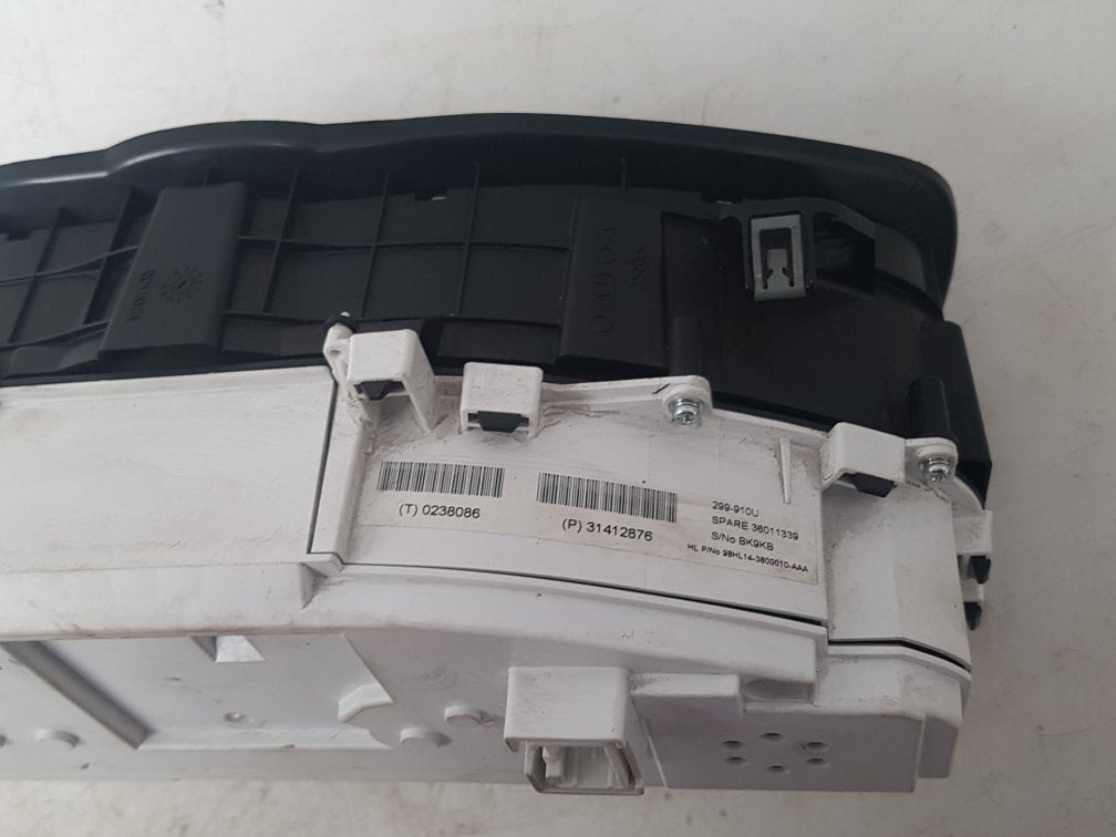 2012 - 2016 Volvo V40 Cross Country  Hatchback Instrument Cluster 31412876