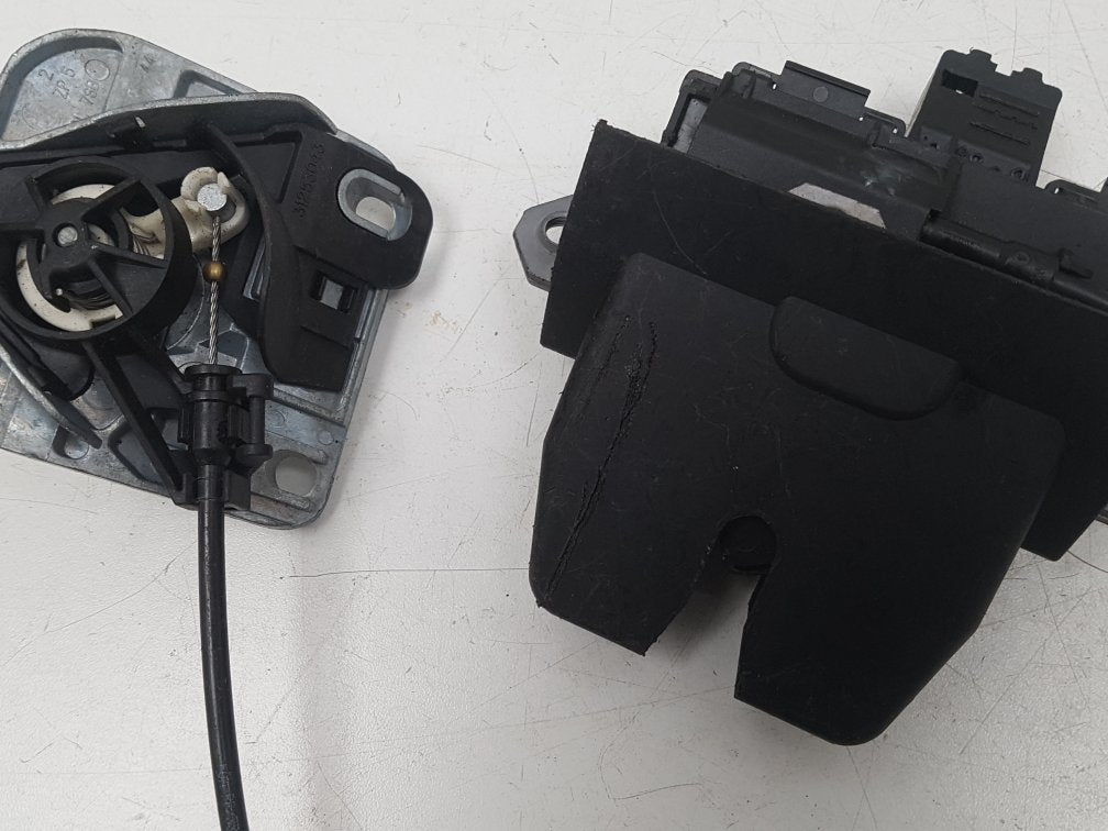 2010 - 2014 Volvo S60  Saloon Bootlid Lock Actuator 31335051