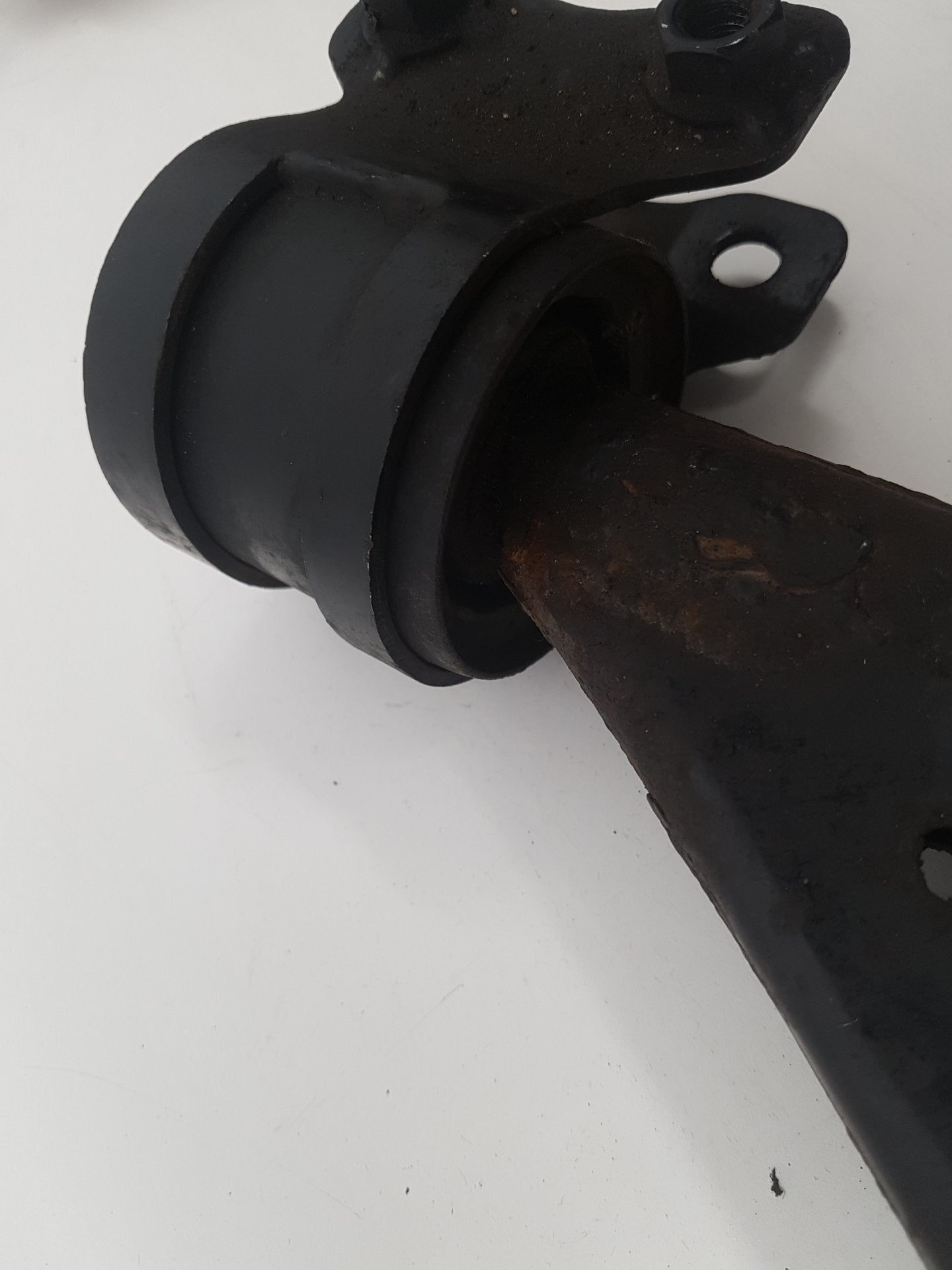 2007 - 2013 Volvo C70  Convertible WISHBONE (FRONT DRIVER SIDE) 31277462