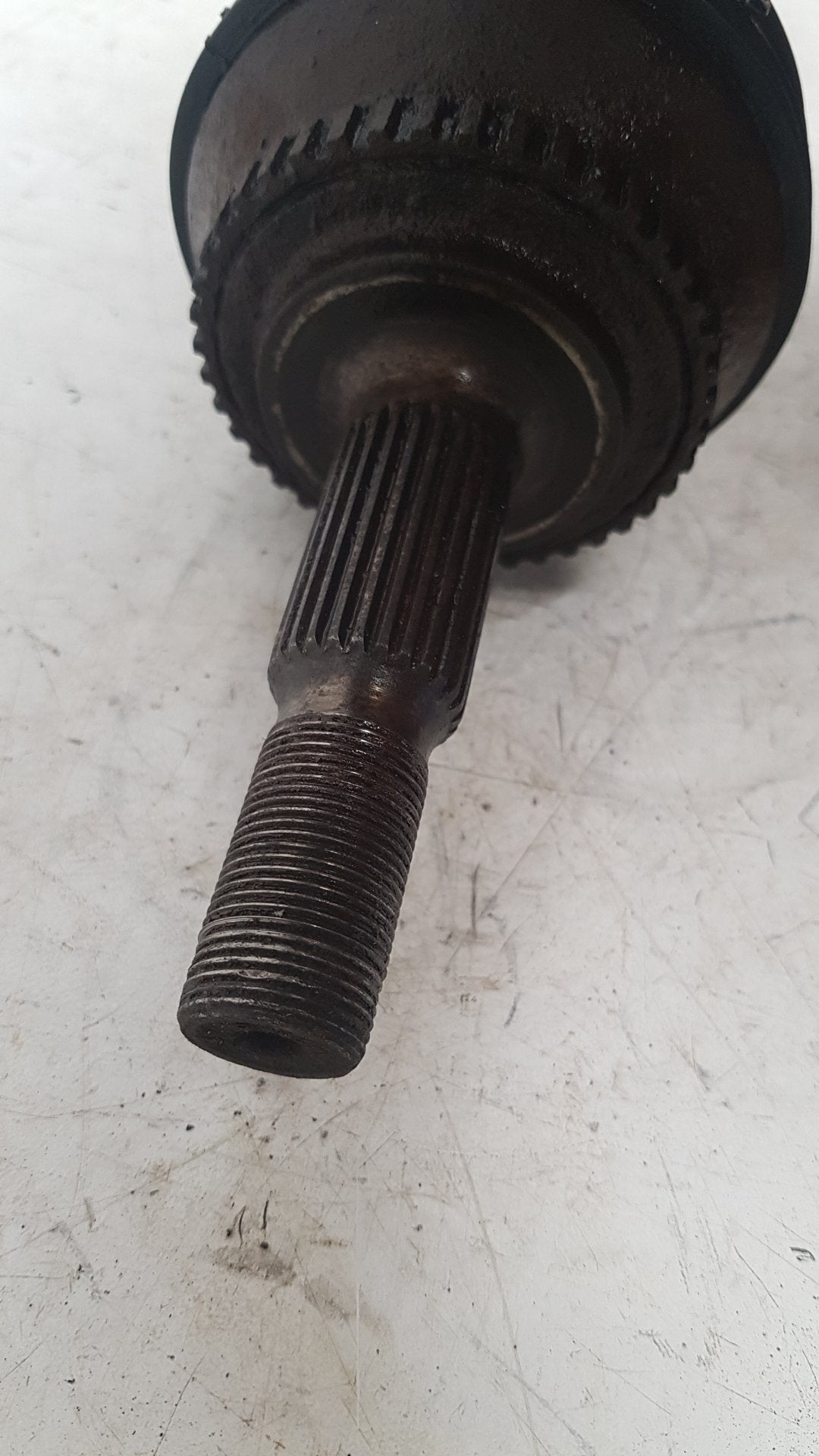 2001 - 2004 Volvo V40  Estate Driveshaft (Manual) UK Drivers Side Front. 614084