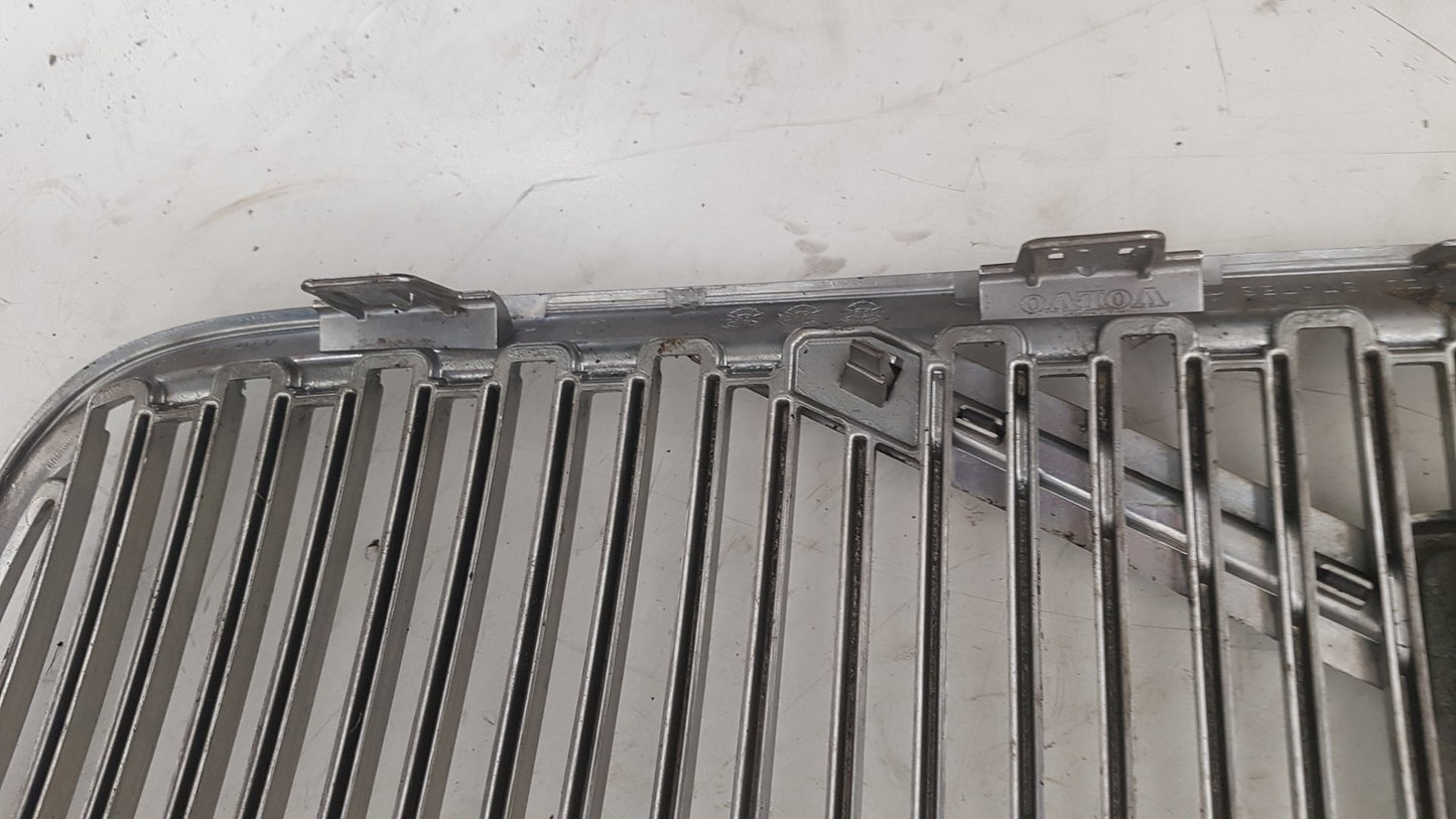 2005 - 2008 Volvo V70  Estate FRONT GRILL 08693346