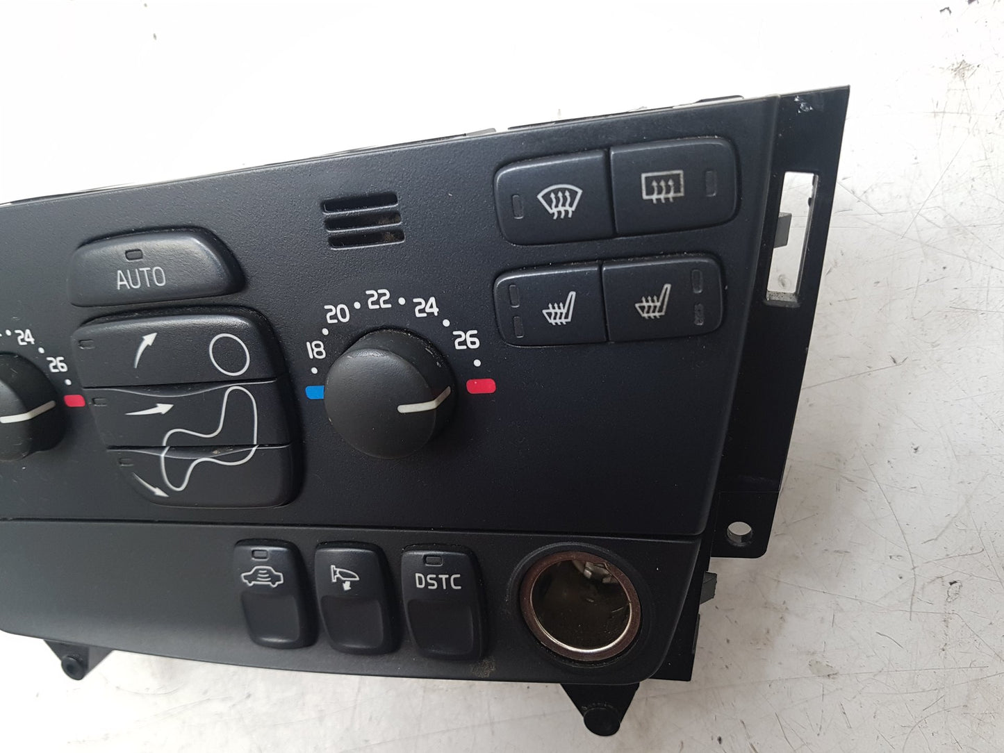2004 - 2007 Volvo XC70  Estate Heater Controls 30746022
