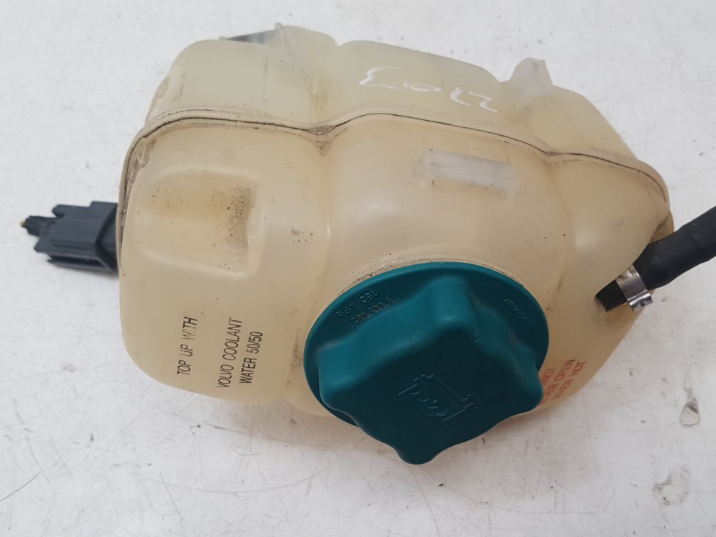 2002 - 2006 Volvo XC90  Estate Radiator Pressure Bottle 30723929
