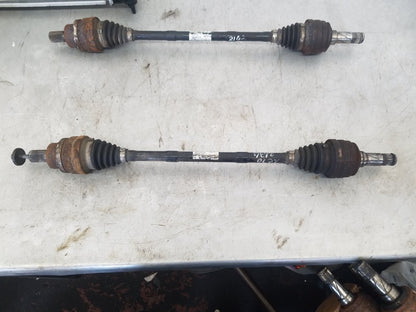 2007 - 2011 Volvo XC70  Estate Left Rear Drive Axle 30681132
