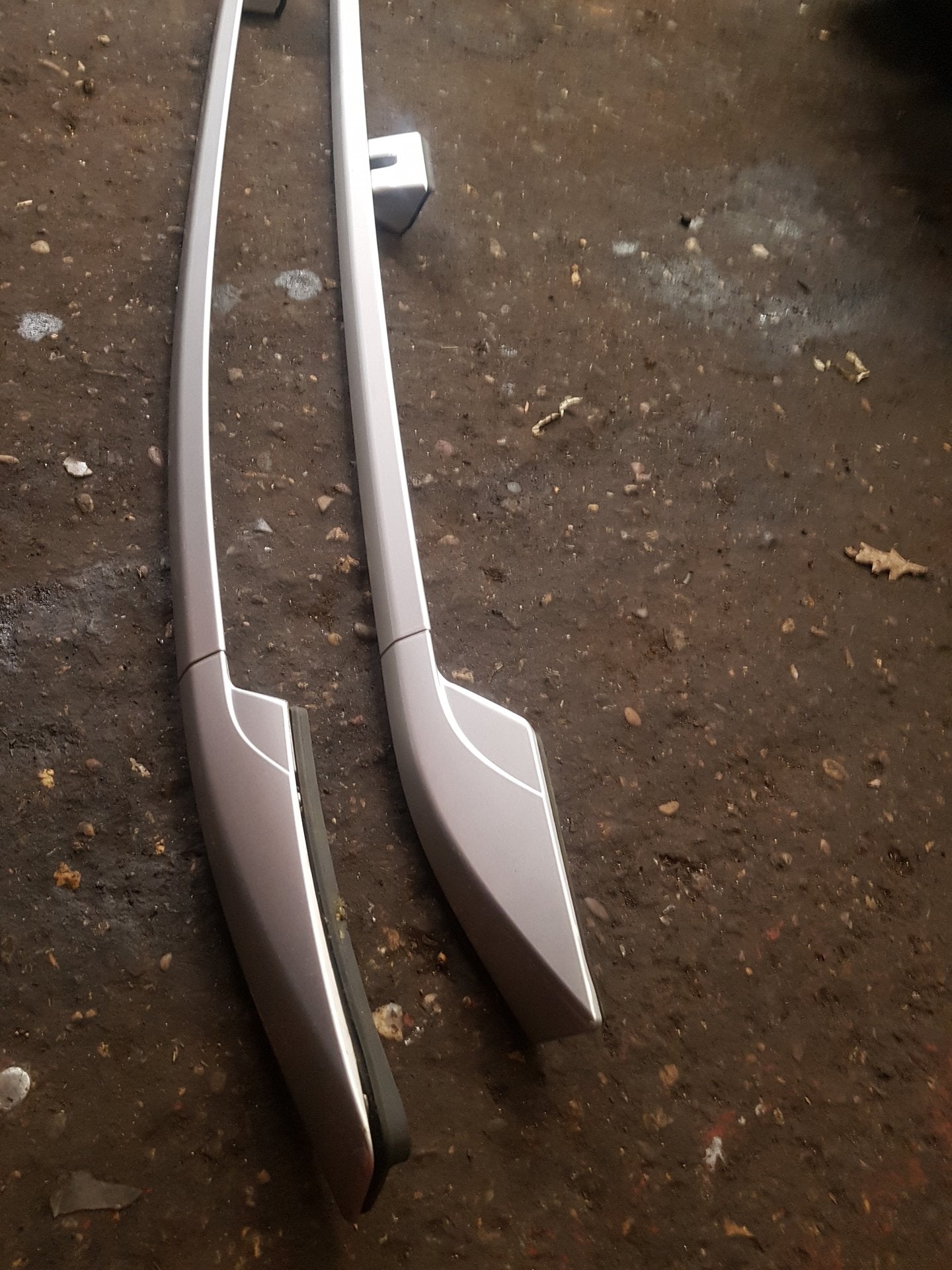 2011 - 2014 Volvo XC90  Estate Roof Rail