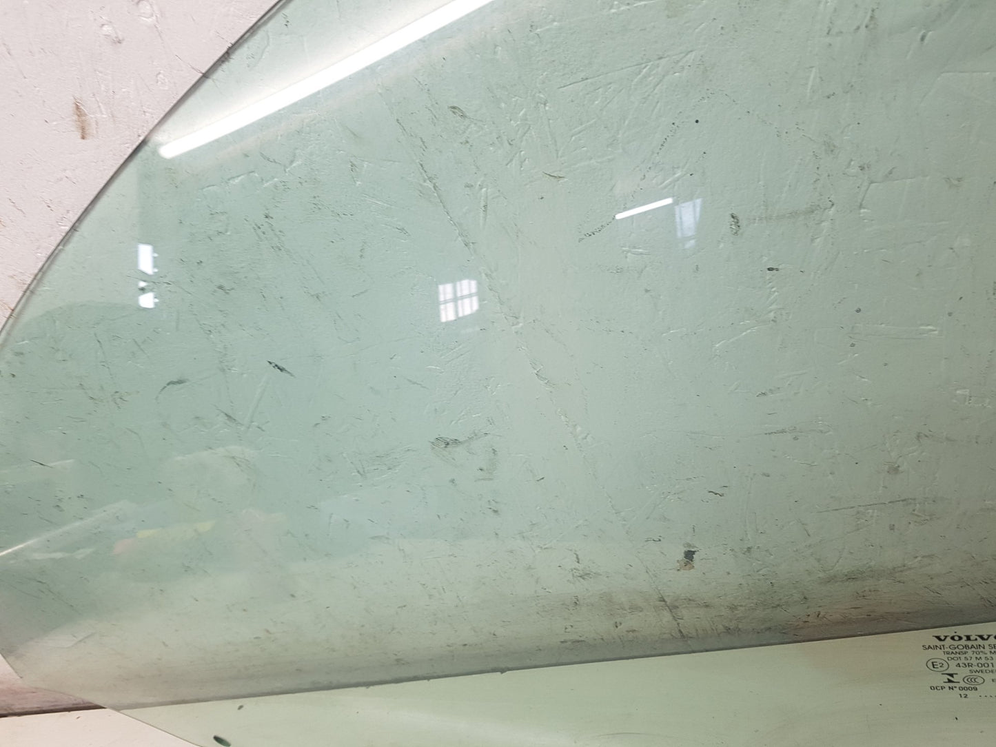 2012 Volvo S60  Saloon Left Front Door Window