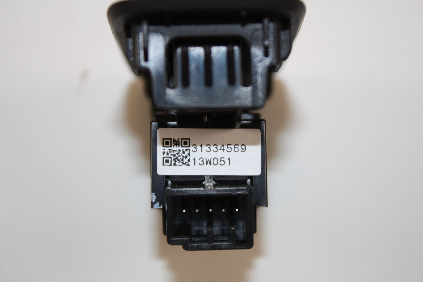 2012 - 2016 Volvo V40  Hatchback Left Rear Window Switch 31334569
