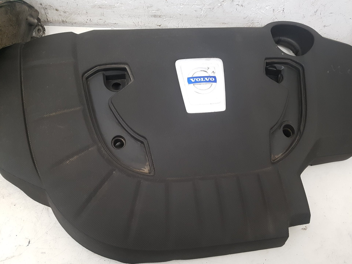 2012 - 2015 Volvo V40  Hatchback Engine Cover 30757910