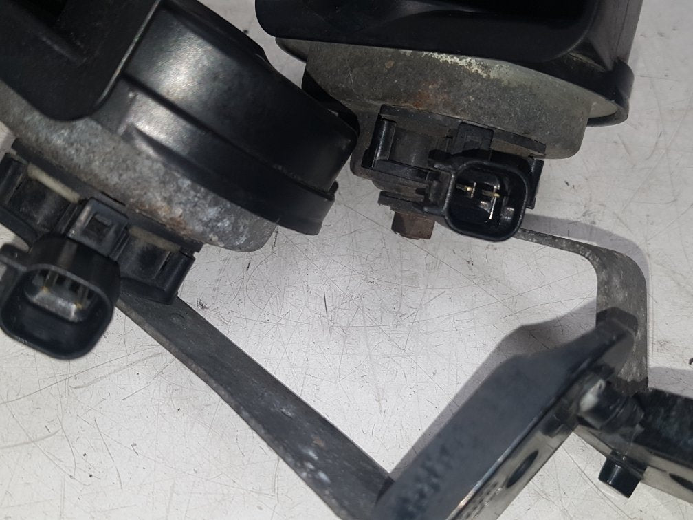 2010 - 2014 Volvo V60  Estate HIGHER AND LOWER HORNS (PAIR) 0055306