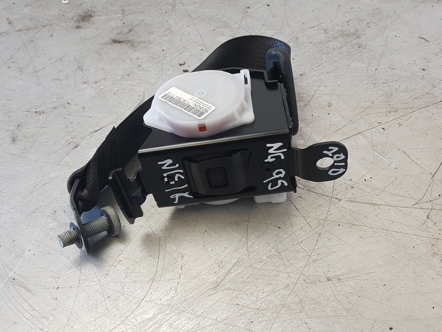 2010 - 2012 Saab 95  Saloon Left Rear Seat Belt 13267143