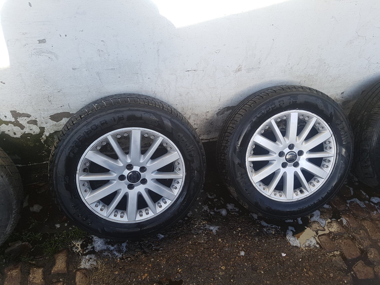 2002 - 2006 Volvo XC90  Estate Alloy Wheel Set 8694443