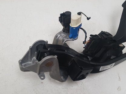 2010 - 2014 Volvo V60  Estate Accelerator Pedal 31329060