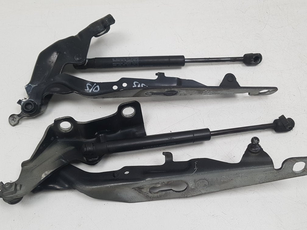 2009 - 2011 Volvo XC70  Estate Bonnet Hinge/Strut 31250185 31250186 30649516