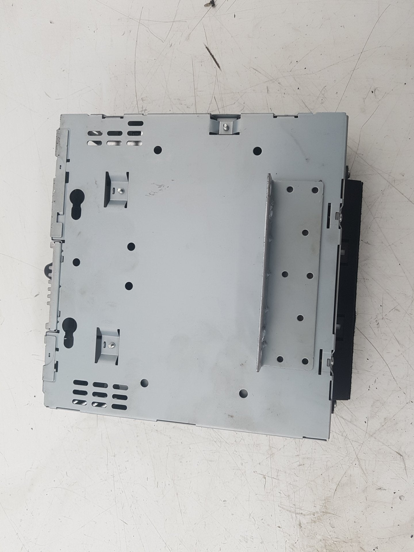 2010 - 2012 Volvo S40  Saloon RADIO AND CD PLAYER 31328059