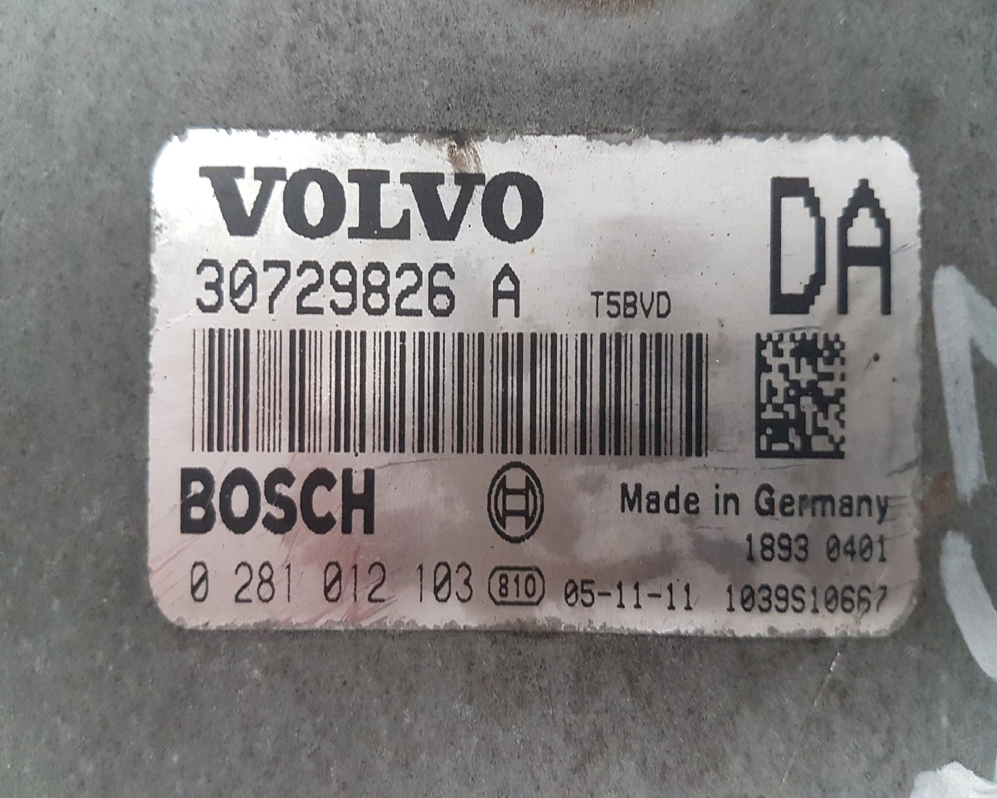2004 - 2007 Volvo V70  Estate Engine ECU 30729826A