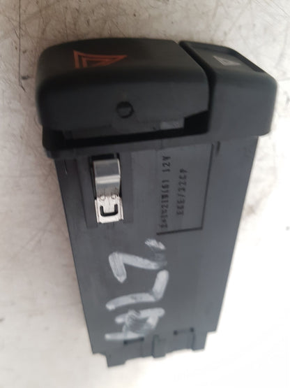 1992 - 1997 Volvo 850  Estate Hazard Switch Control Panel 9125204