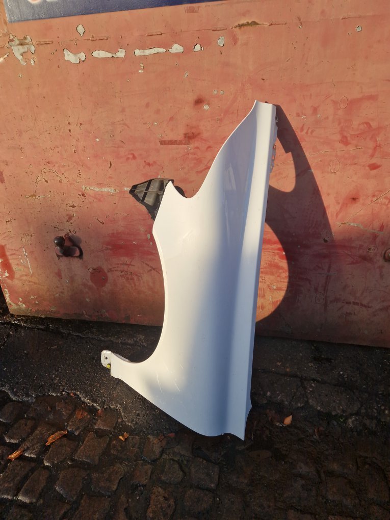 2008 - 2009 Volvo C70  Convertible Left Front Guard 614 WHITE