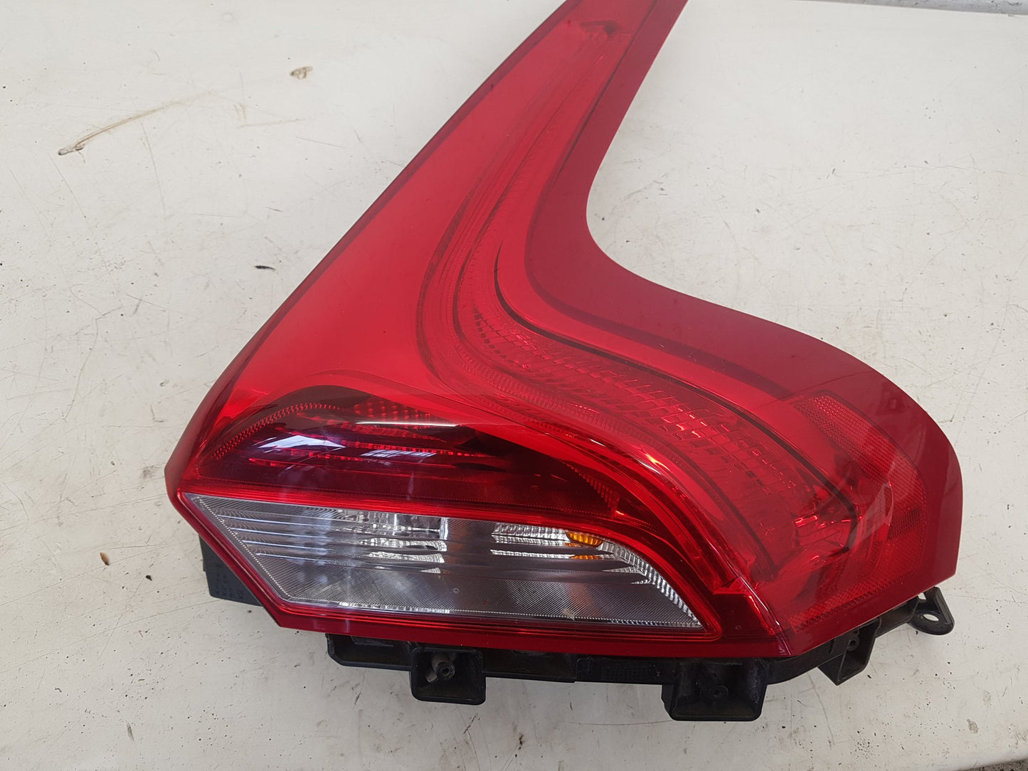 2012 - 2015 Volvo V40  Hatchback Right Taillight 31395845