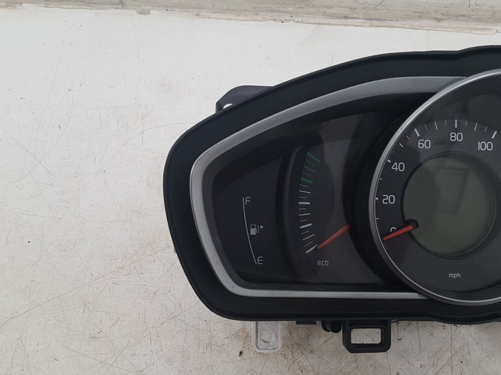 2012 - 2016 Volvo V40 Cross Country  Hatchback Instrument Cluster 31412876