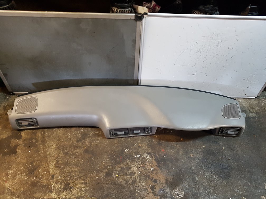 2000 - 2005 Volvo C70  Convertible Dash Assembly 9476949