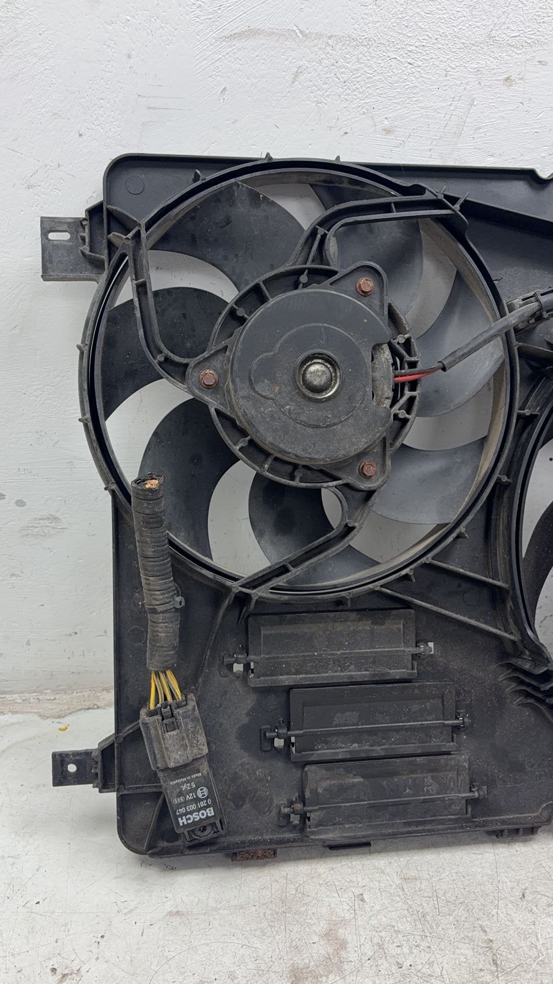 2009 - 2017 Volvo XC60 I 156 Estate A/C Fan and Shroud Assembly 31293777