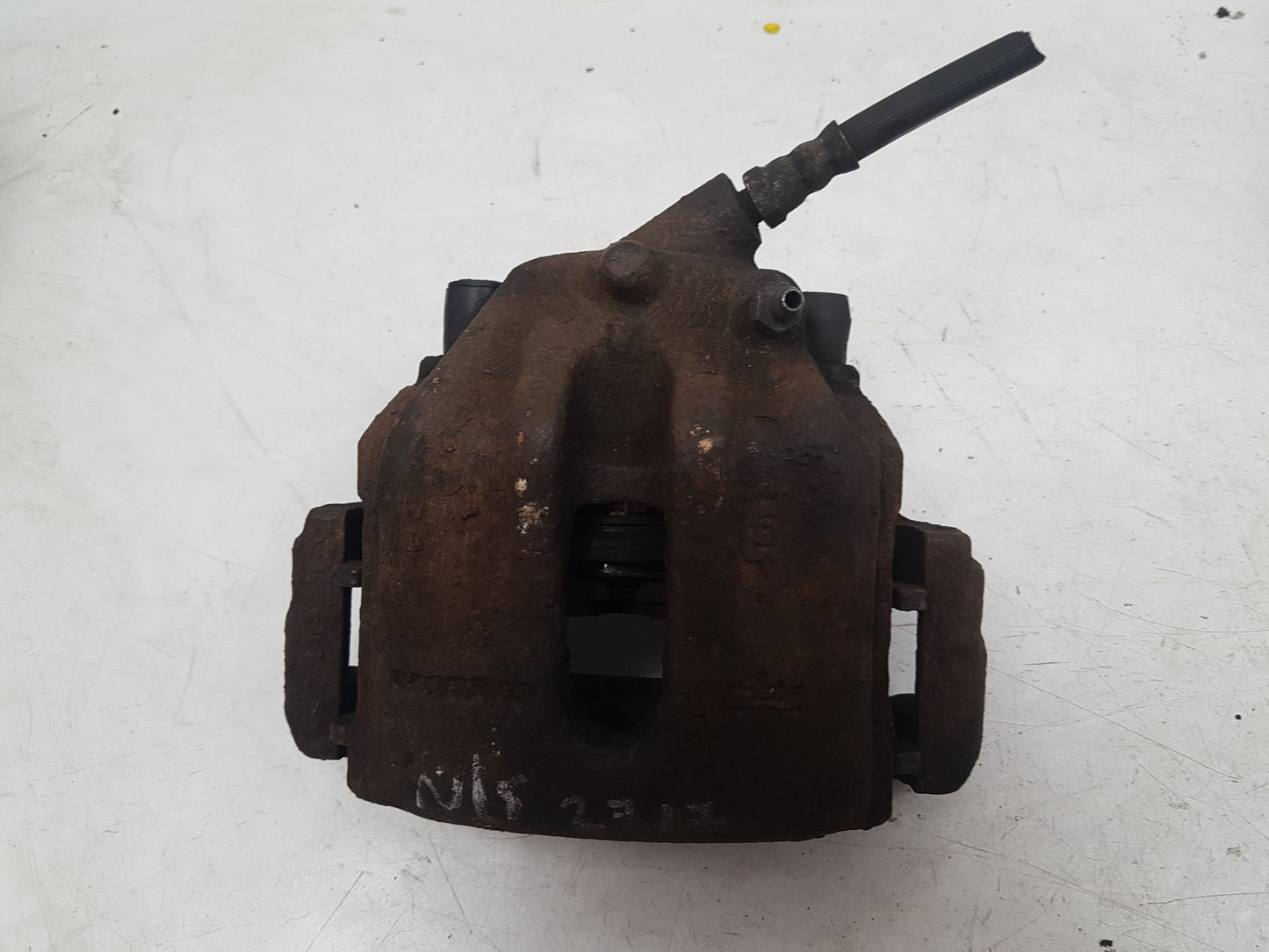 1992 - 1997 Volvo 850  Estate Left Front Caliper 3516840