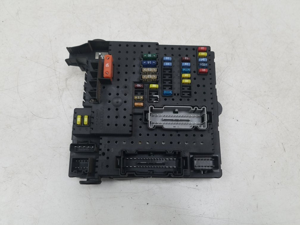 2002 - 2006 Volvo XC90  Estate FUSE BOX (BODY ECU)(REAR ELECTRONIC MODULE) 8676391