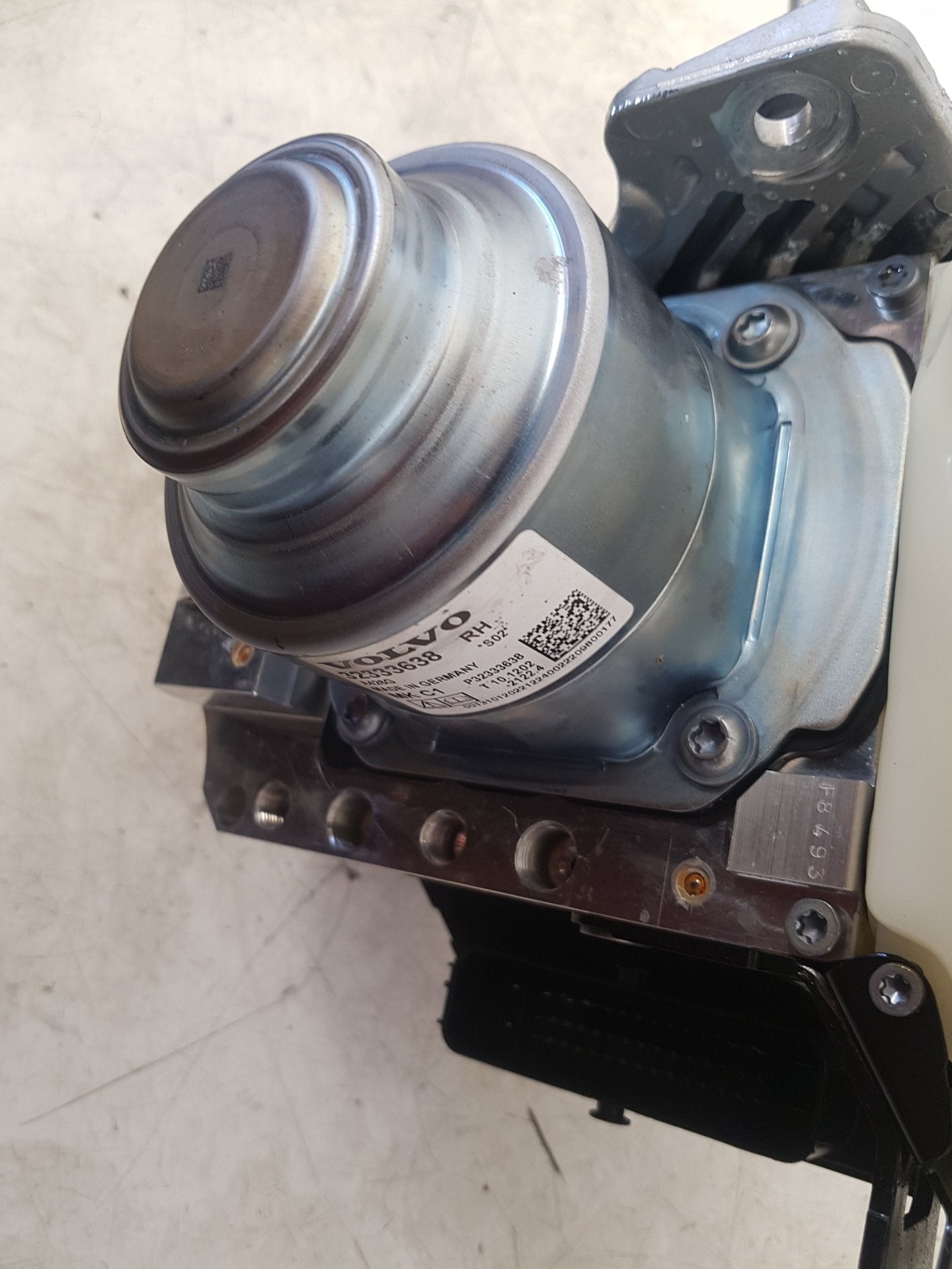2017 - 2025 Volvo V90 235, 236 Estate BRAKE SERVO & BRAKE MASTER CYLINDER 32281728