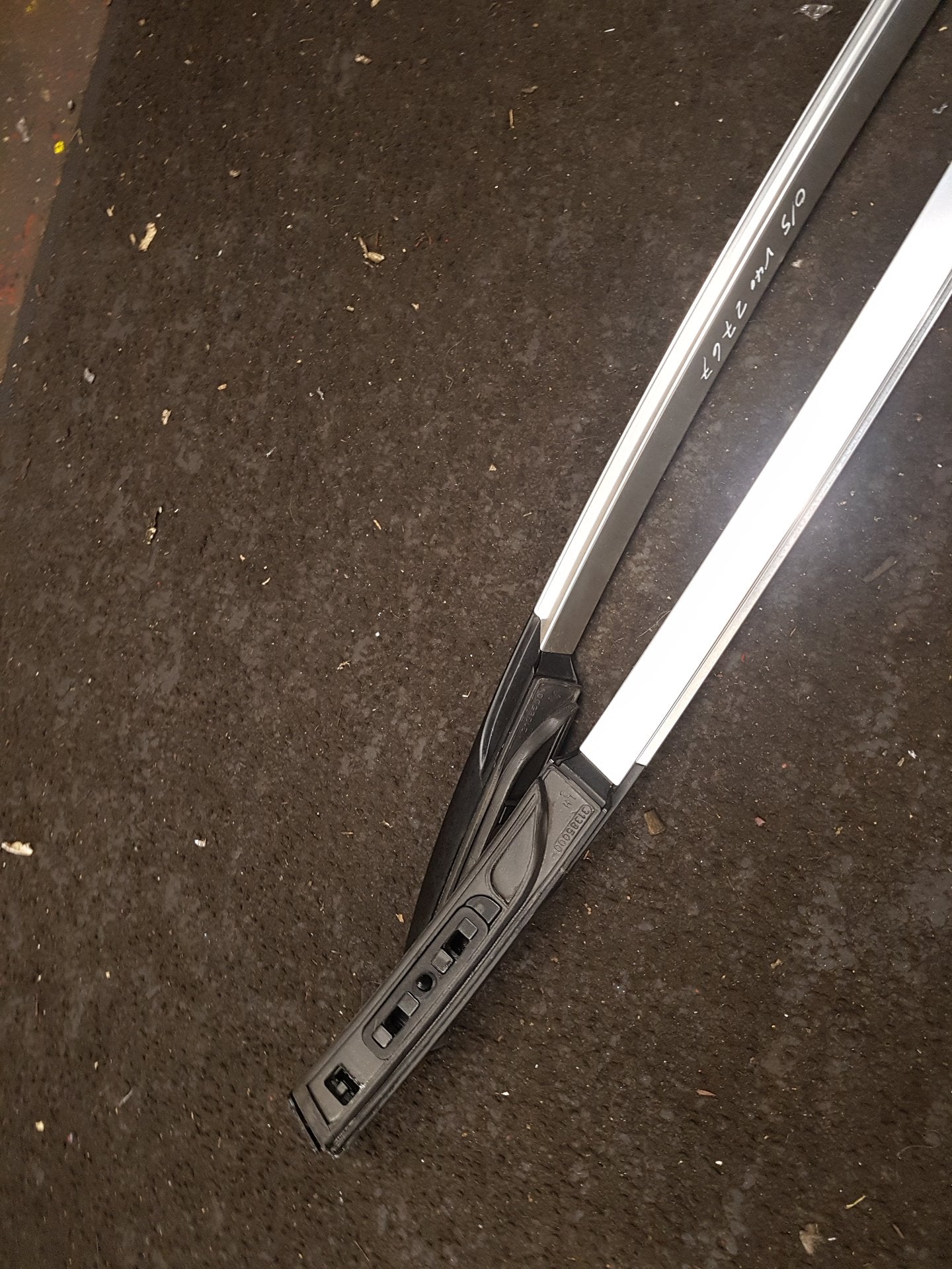 2015 - 2019 Volvo V40 Cross Country  Hatchback Roof Rail 31385000