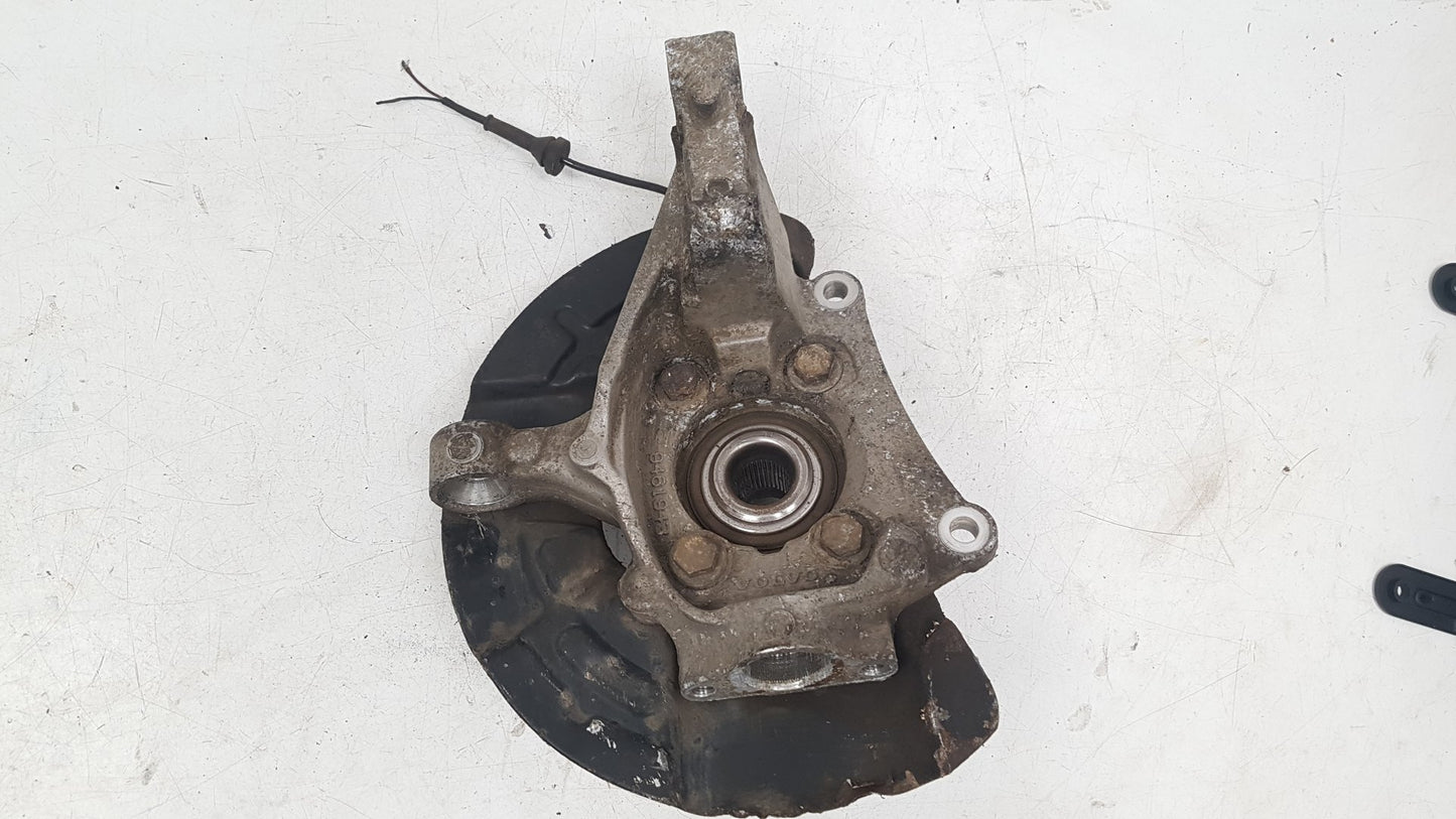 2000 - 2007 Volvo XC70  Estate Left Front Hub Assembly 30760714