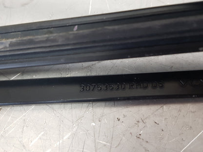 2008 - 2017 Volvo XC60  Estate FRONT WIPER ARMS (PAIR) RH 30753530