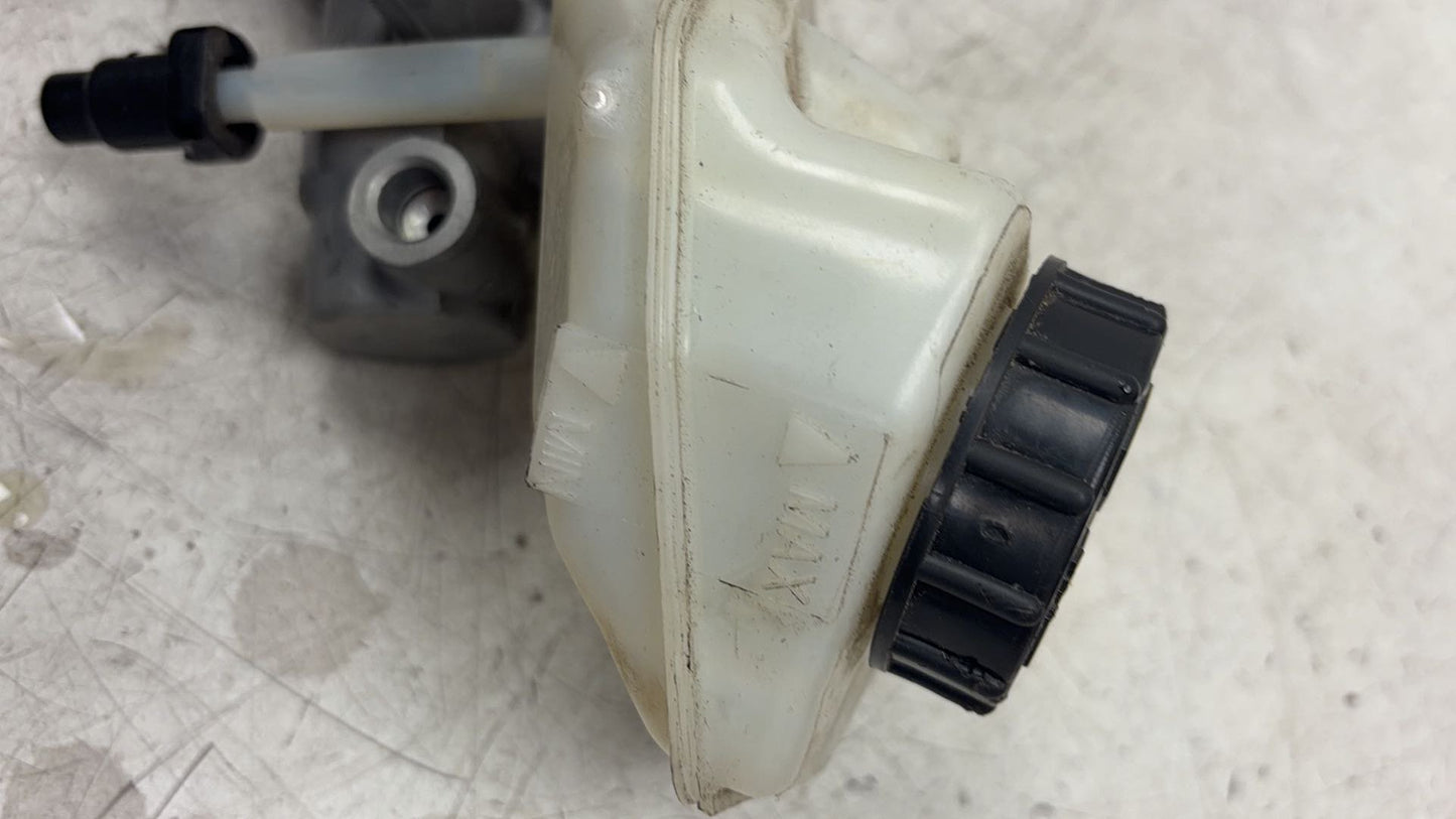 2010 Volvo XC70  Estate Brake Master Cylinder 03350885561