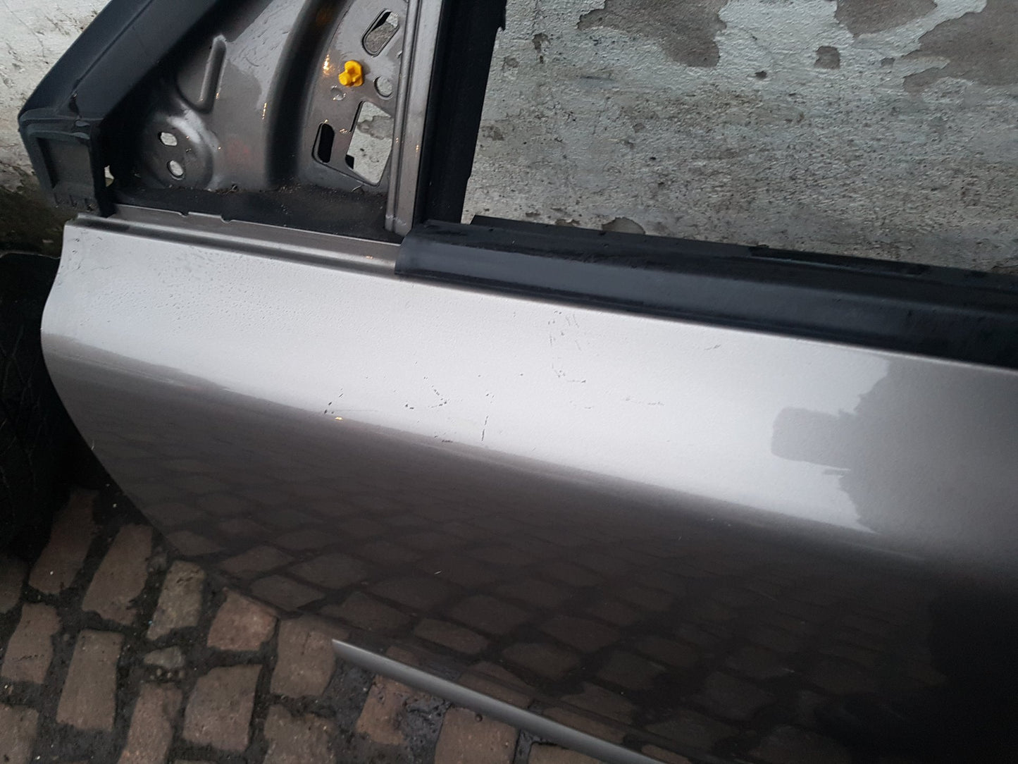 2008 - 2011 Volvo V70  Estate DOOR - BARE (FRONT PASSENGER SIDE)