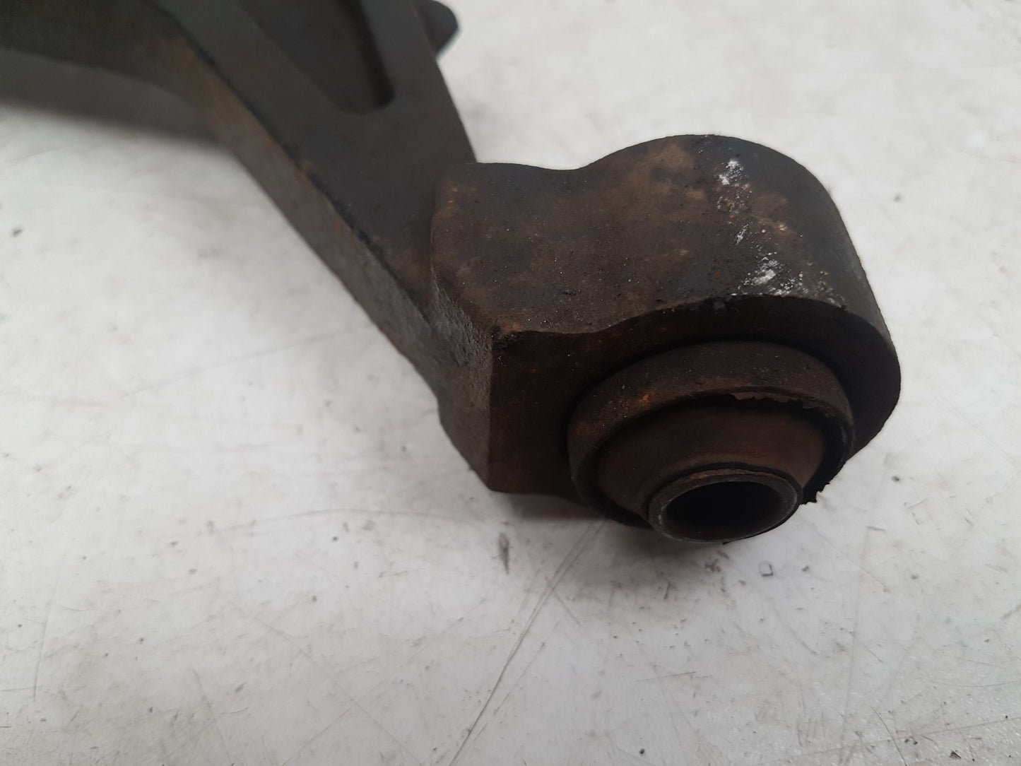 1992 - 1997 Volvo 850  Estate Right Front Lower Control Arm 8628496