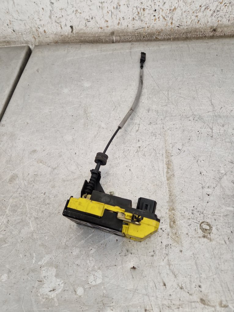 2005 - 2008 Volvo V70  Estate Left Front Central Locking Solenoid