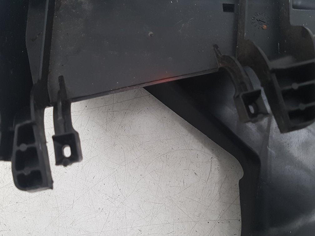 2006 - 2009 Volvo S80  Saloon BUMPER BRACKET (PASSENGER SIDE FRONT) 30661072