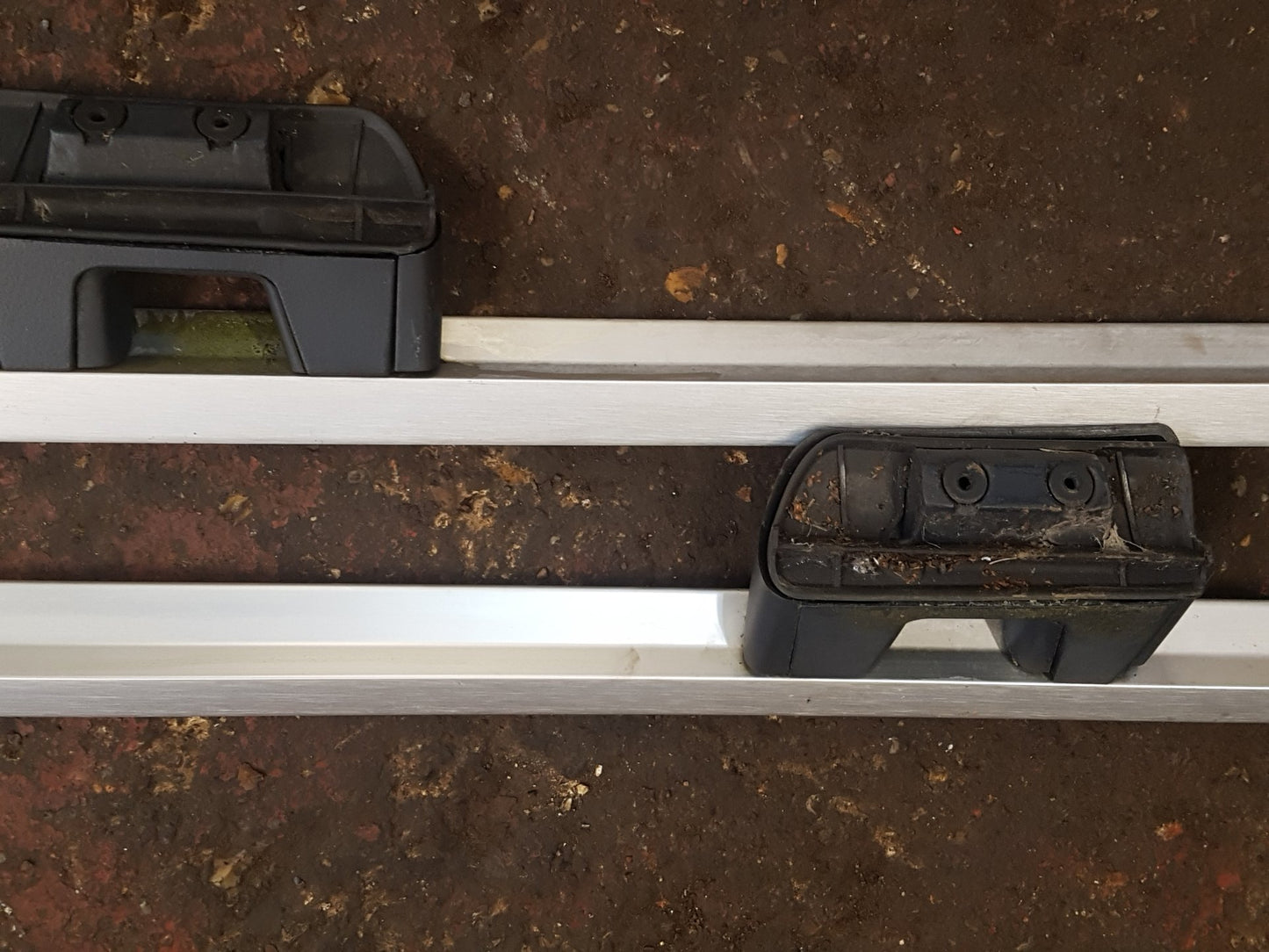 2000 - 2007 Volvo XC70  Estate Roof Rail 9484135