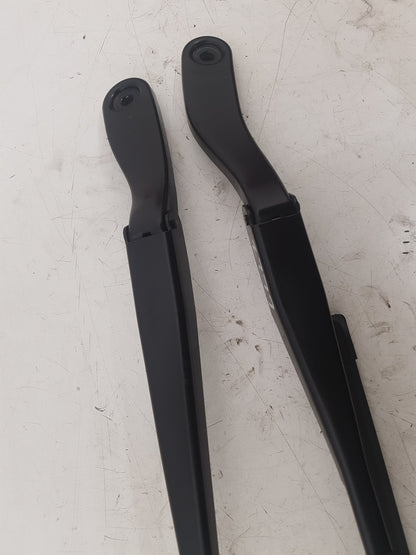 2006 - 2012 Volvo C30  Hatchback FRONT WIPER ARMS (PAIR) 8623162