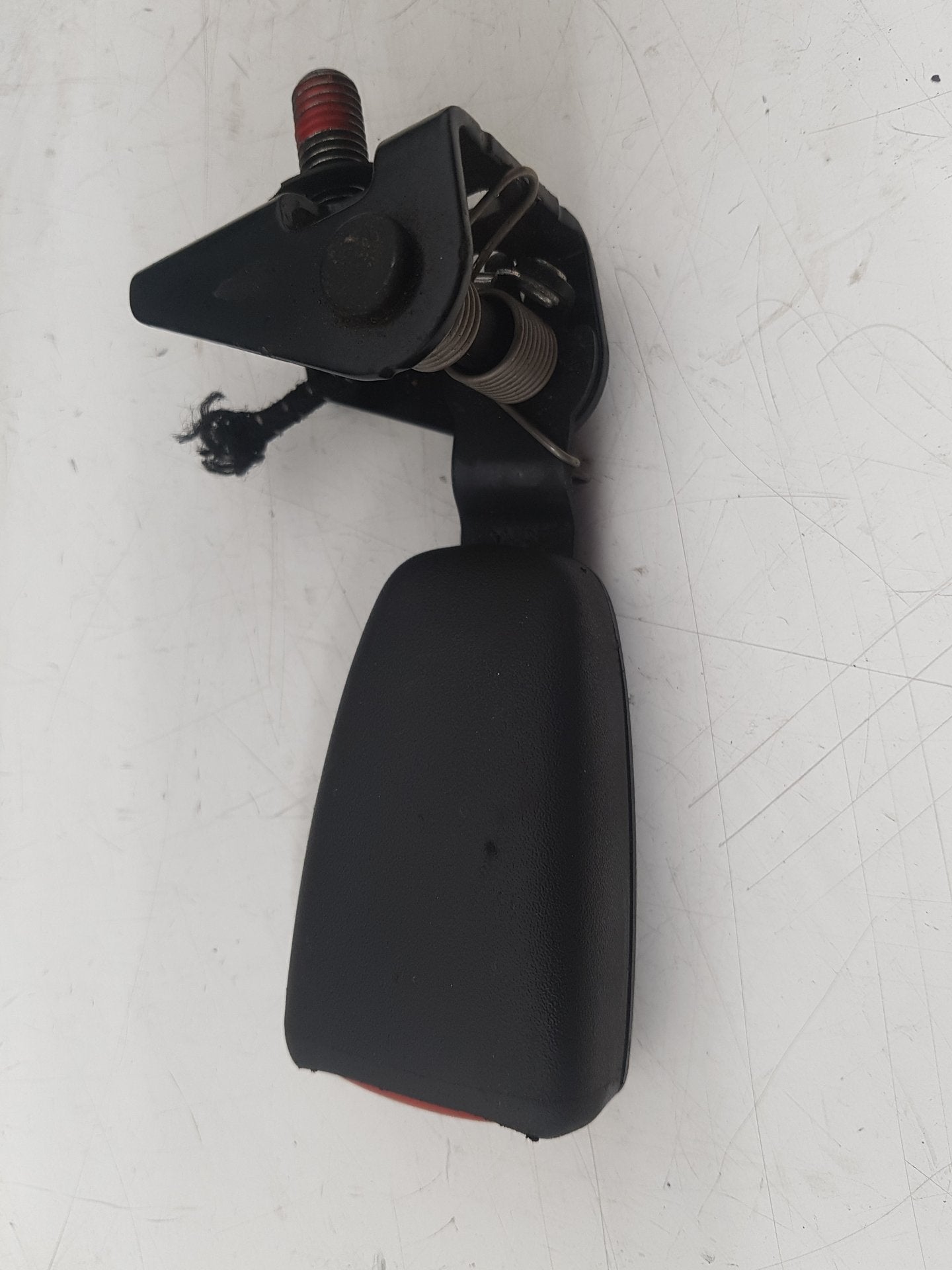2001 - 2008 Volvo V70  Estate SEAT BELT ANCHOR - DRIVER SIDE REAR 675039
