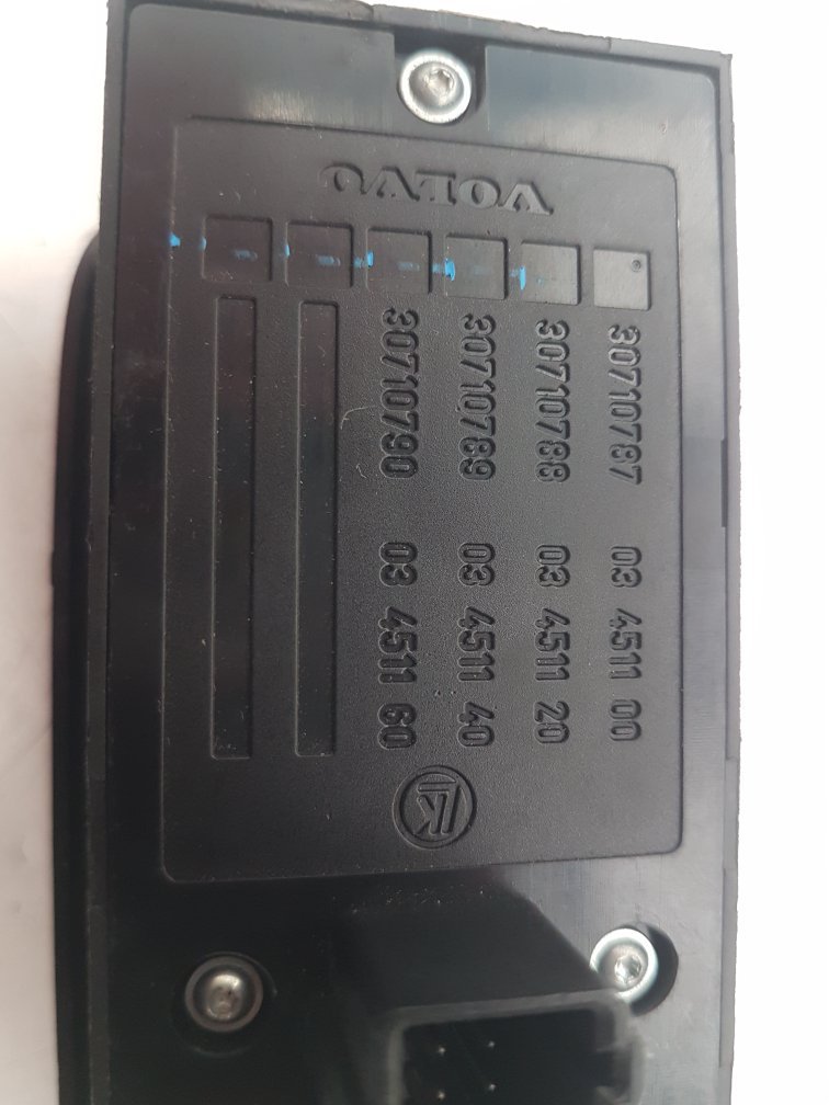 2004 - 2010 Volvo V50  Estate Right Front Window Switch 30710787