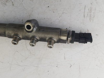2000 - 2007 Volvo XC70  Estate Injection Rail 30757146 0445215023
