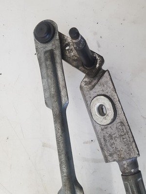2000 - 2007 Volvo XC70  Estate WIPER MOTOR (FRONT) & LINKAGE 8648344