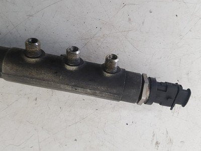 2000 - 2007 Volvo XC70  Estate Injection Rail 30757146 0445215023
