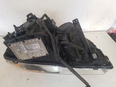 2002 - 2006 Volvo XC90  Estate Left Headlight 30678188
